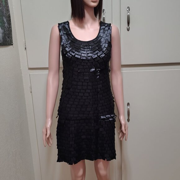 Rachael G Sleeveless Textured Satin Front Cocktail Dress, Black Unisex - Picture 4 of 12